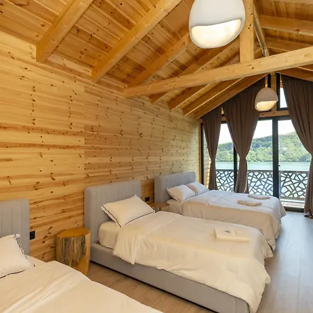 Hotel 5 Stinet Koman