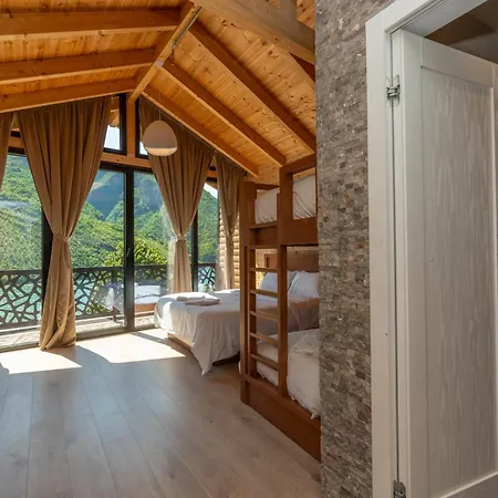 5 Stinet Hotel Koman