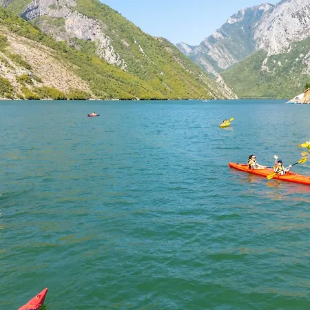 Hotel 5 Stinet Koman