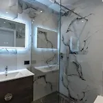 5 Stinet Hotel Koman