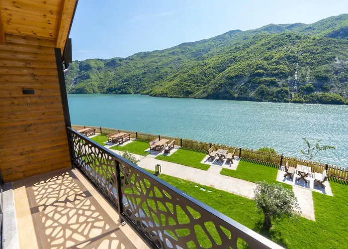 Hotel 5 Stinet Koman