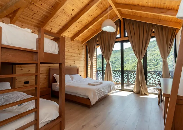 5 Stinet Hotel Koman