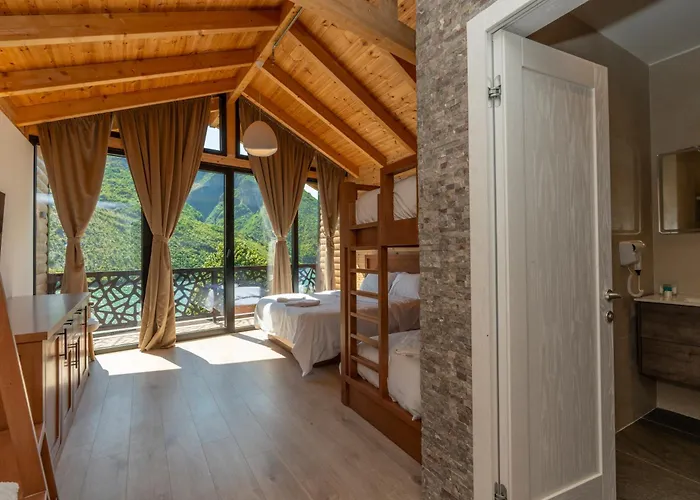 5 Stinet Hotel Koman
